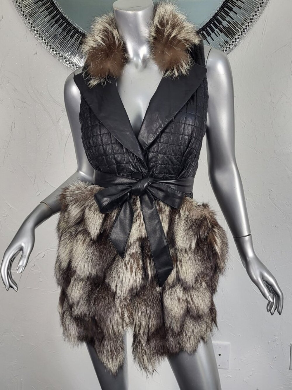 CALVIN KLEIN~S~BLACK GENUINE LAMB LEATHER BELTED REAL FOX FUR VEST COAT JACKET